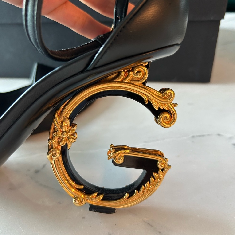 Dolce & Gabbana Nappa leather Heels with baroque DG detail - Picture 6 of 11